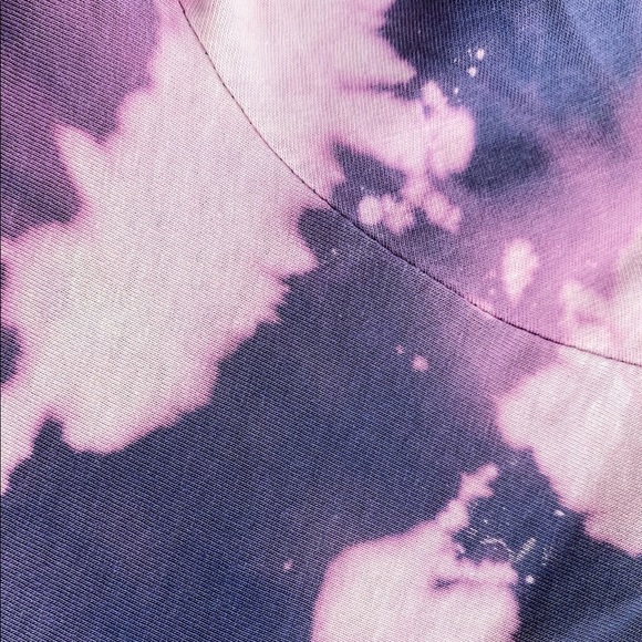 Wilfred Aritzia Cropped Boxy T-Shirt Bleach Dyed Pink and Purple - Picture 5 of 5